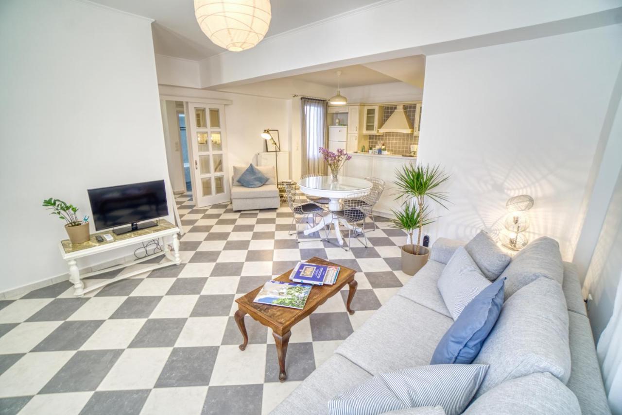 Stylish, Cozy 2-Bdr Flat In Andros Town By Explore Andros Luaran gambar
