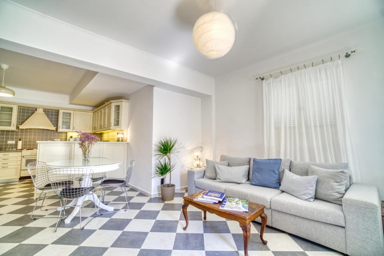 Stylish, Cozy 2-Bdr Flat In Andros Town By Explore Andros Luaran gambar