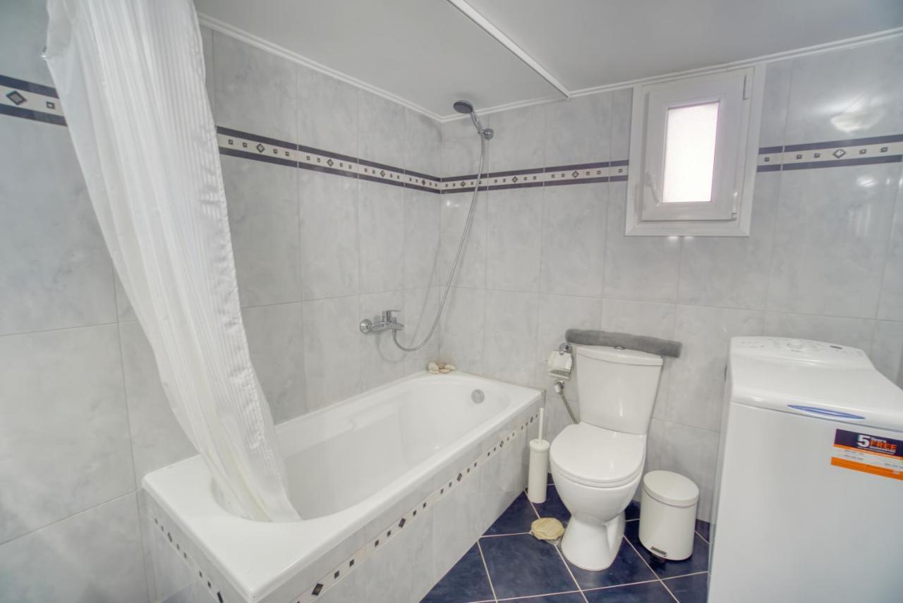 Stylish, Cozy 2-Bdr Flat In Andros Town By Explore Andros Luaran gambar