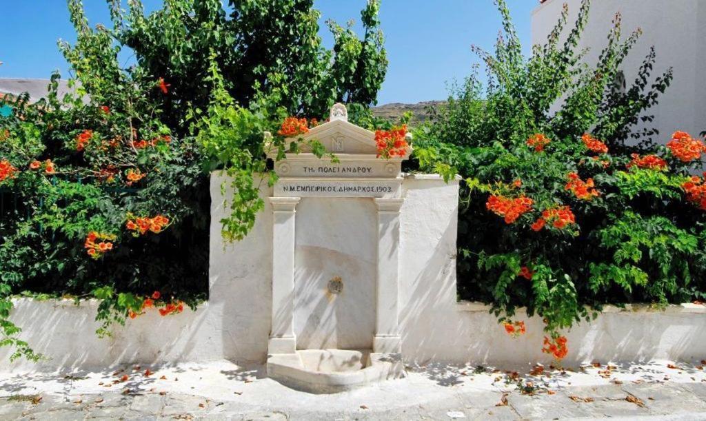 Stylish, Cozy 2-Bdr Flat In Andros Town By Explore Andros Luaran gambar