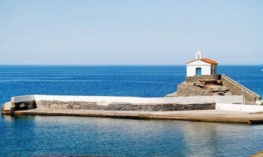 Stylish, Cozy 2-Bdr Flat In Andros Town By Explore Andros Luaran gambar