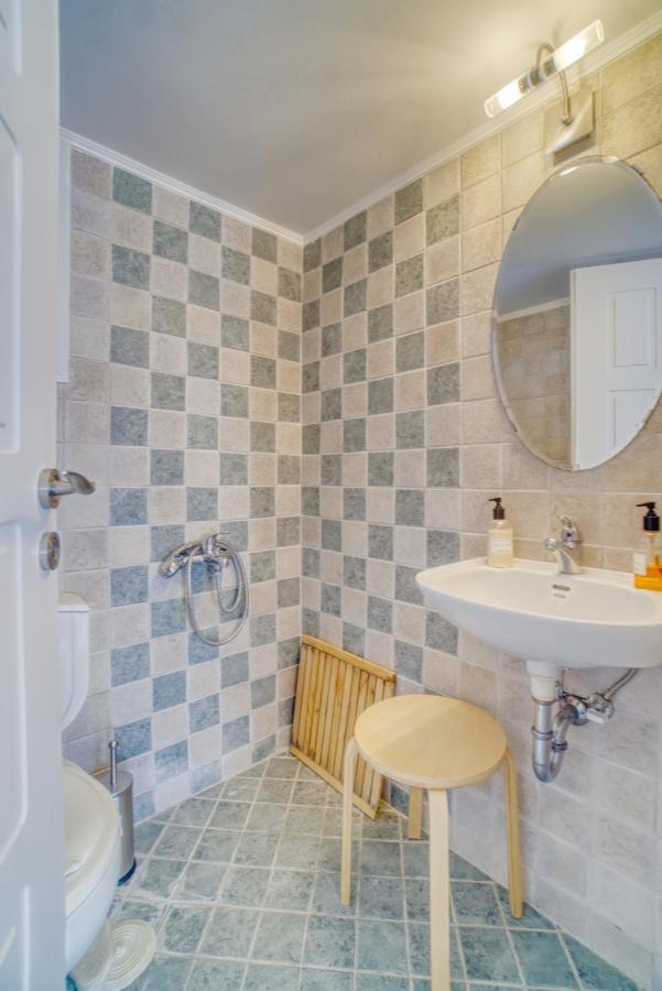 Stylish, Cozy 2-Bdr Flat In Andros Town By Explore Andros Luaran gambar